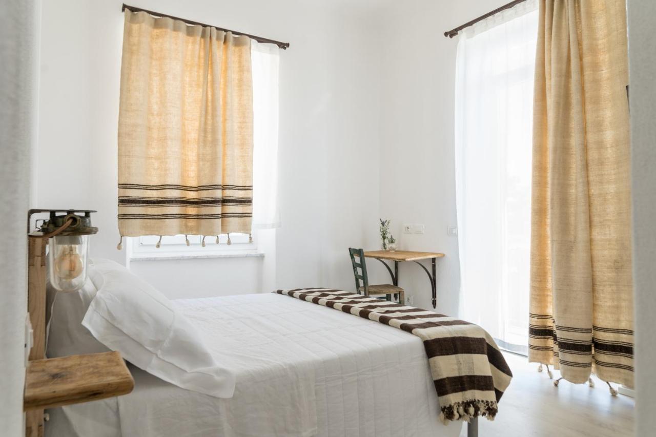 Doppelzimmer mit Balkon und Meerblick